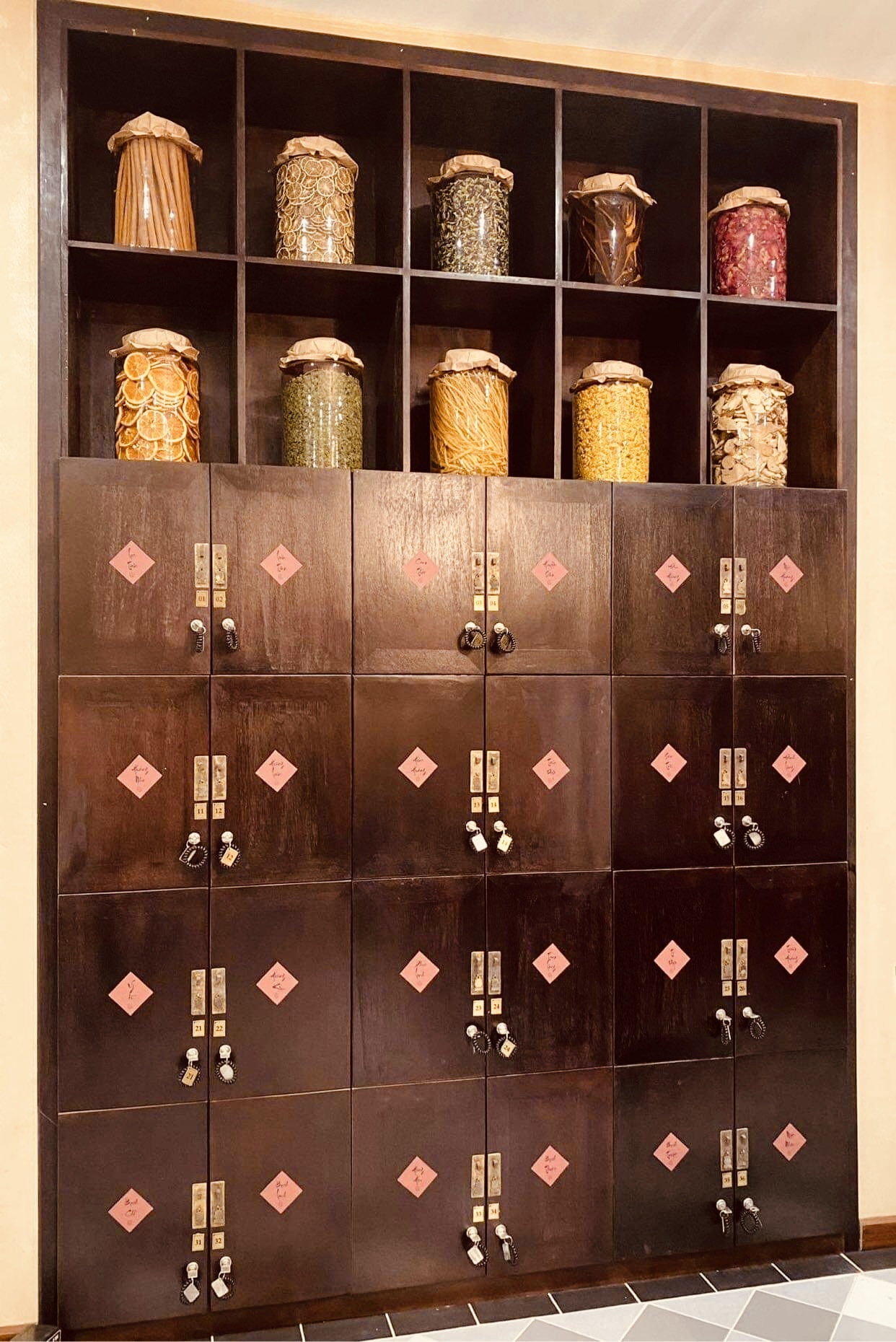 hình ảnh nhà hum 