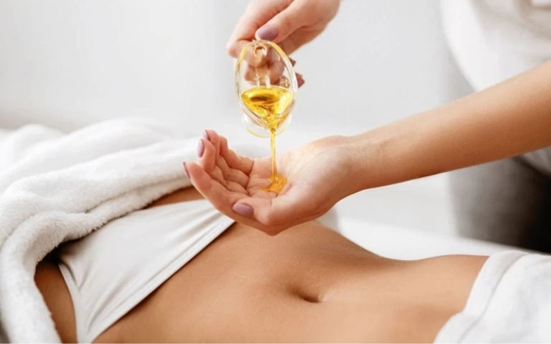 Massage với tinh dầu